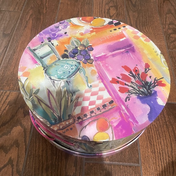 Decorative Large Storage Hatbox - Picture 2 of 6